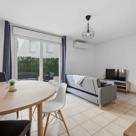 Avec Grande Terrasse Emplacement Central, Calme Et Recherche A Апартаменты Монпелье